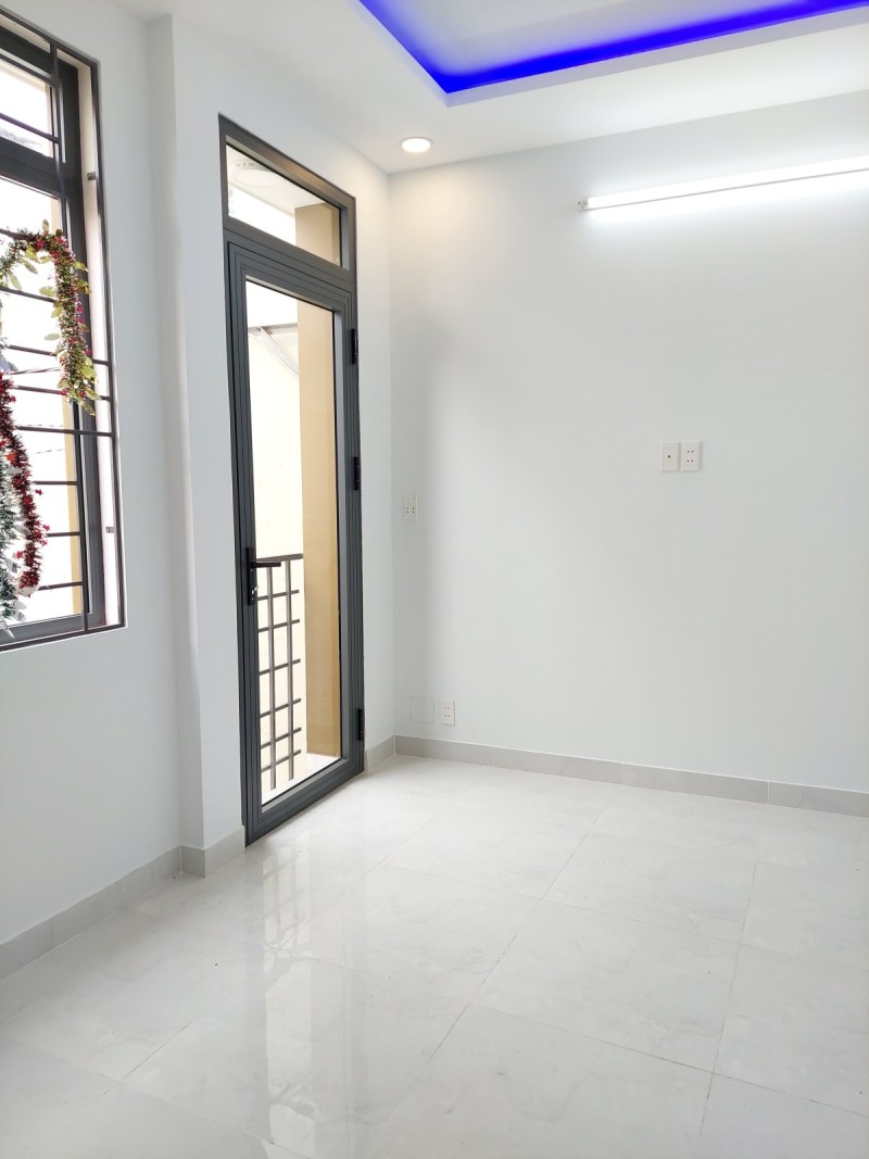 Bán nhà Lý Chính Thắng, Quận 3, 5 tầng BTCT, tuyệt đẹp, chỉ 3 tỷ X