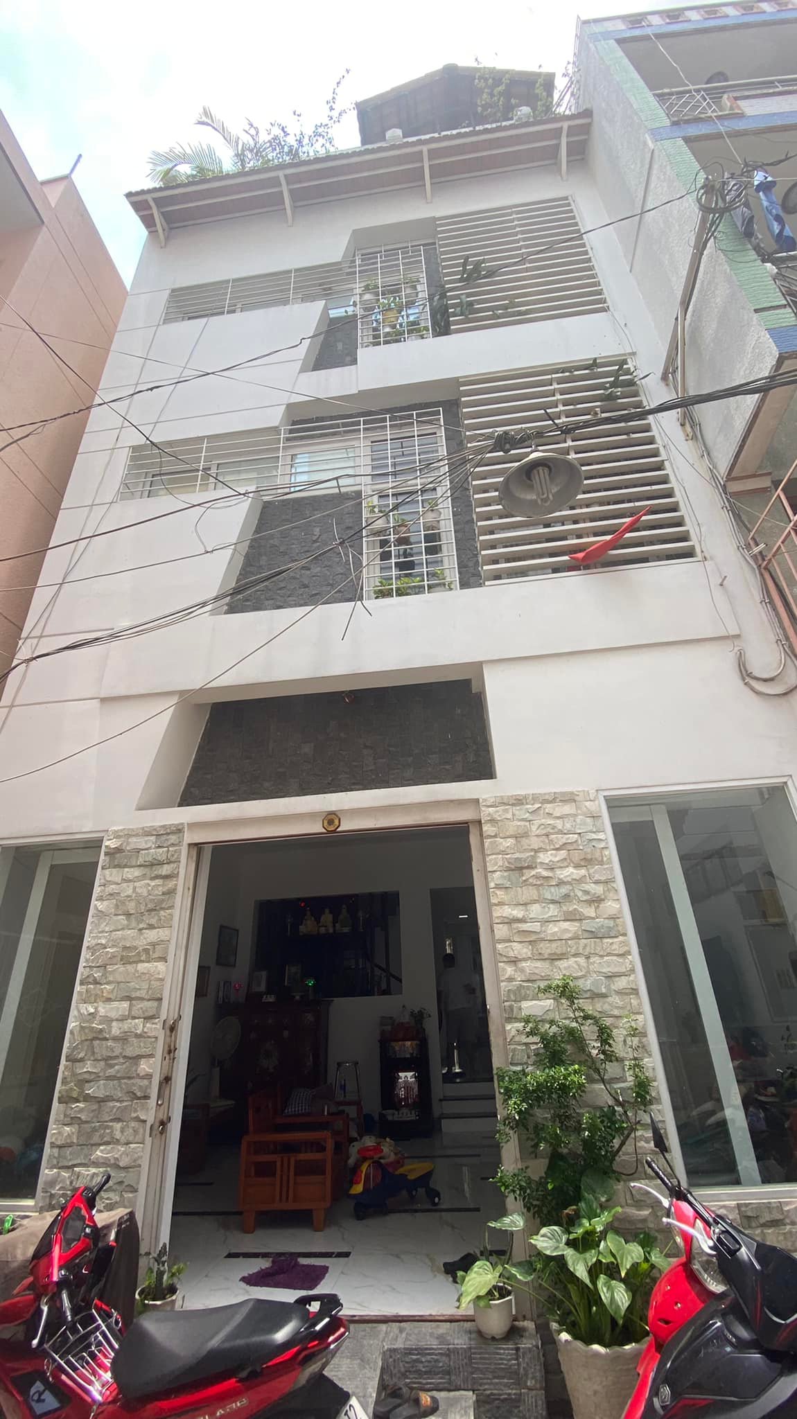 Nhà Lê Thị Riêng Q1, ngang 6m, gồm 73m2, 3 tầng, giá 16 tỷ