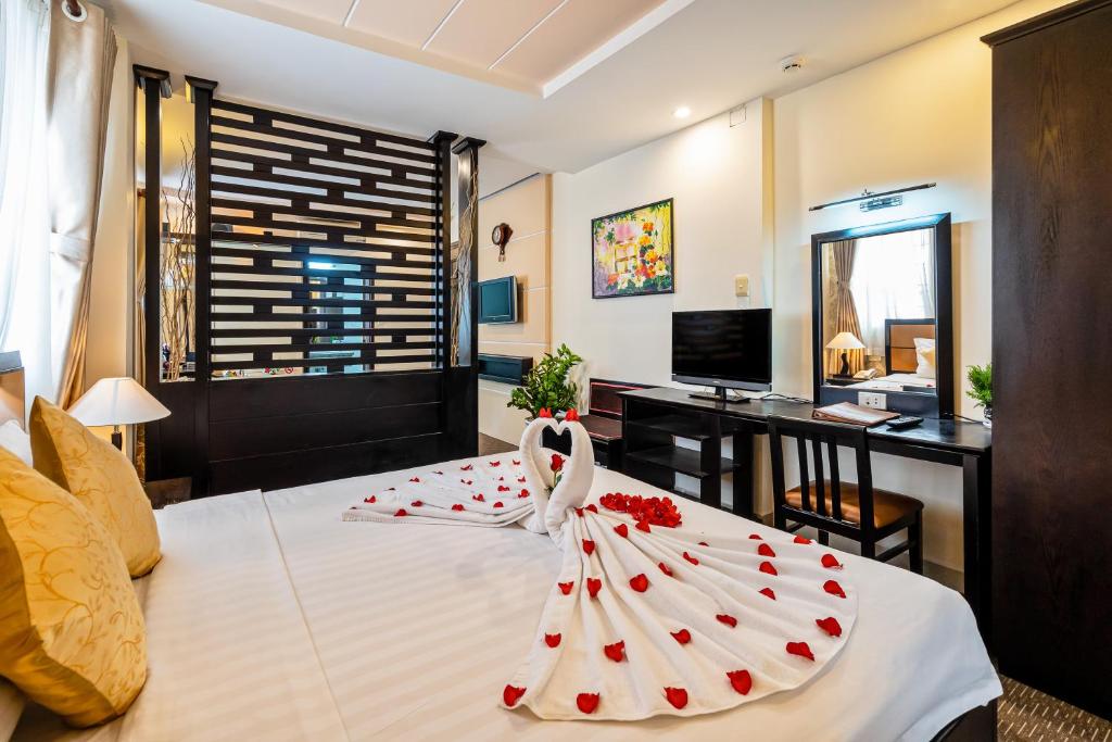 Bán KS 3* trung tâm phường Bến Thành, Q1 đang khai thác cho thuê 600TR/tháng