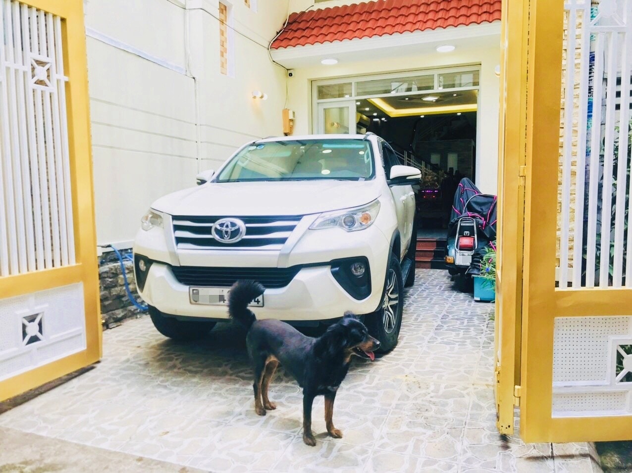 SÁT MẶT TIỀN ,HẺM XE HƠI , 96m2, 4 TẦNG, 4X24.5m, LÊ VĂN SỸ P2 TÂN BÌNH