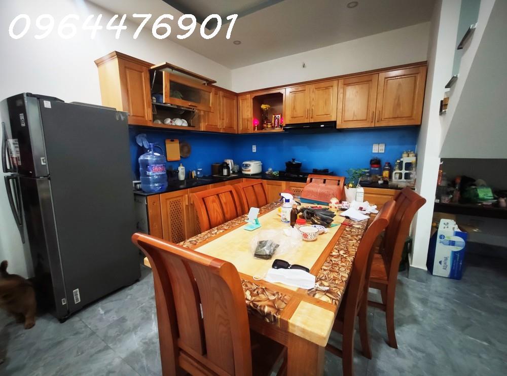 CỰC SỐC – NHÀ 2 TẦNG MỚI ĐẸP, DT 100M2, MẶT TIỀN ĐƯỜNG 7M5, ÔTÔ NGỦ TRONG NHÀ, CHỈ HƠN 2TỶ