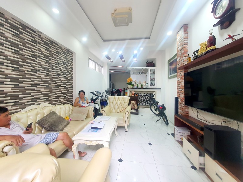 Bán Nhà Hẻm 1 xẹc Ngô Gia Tự, ngay vòng Xoay Lý Thái Tổ, Quận 10