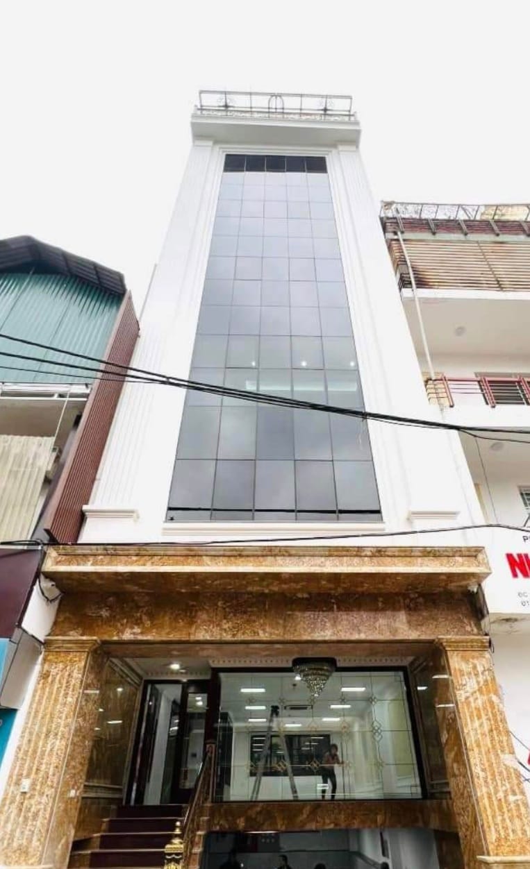 Nhà ở Yên Hoà diện tích 95m2 , 8 tầng thang máy – phân lô – ô tô tránh – vỉa hè – kinh doanh văn phòng.