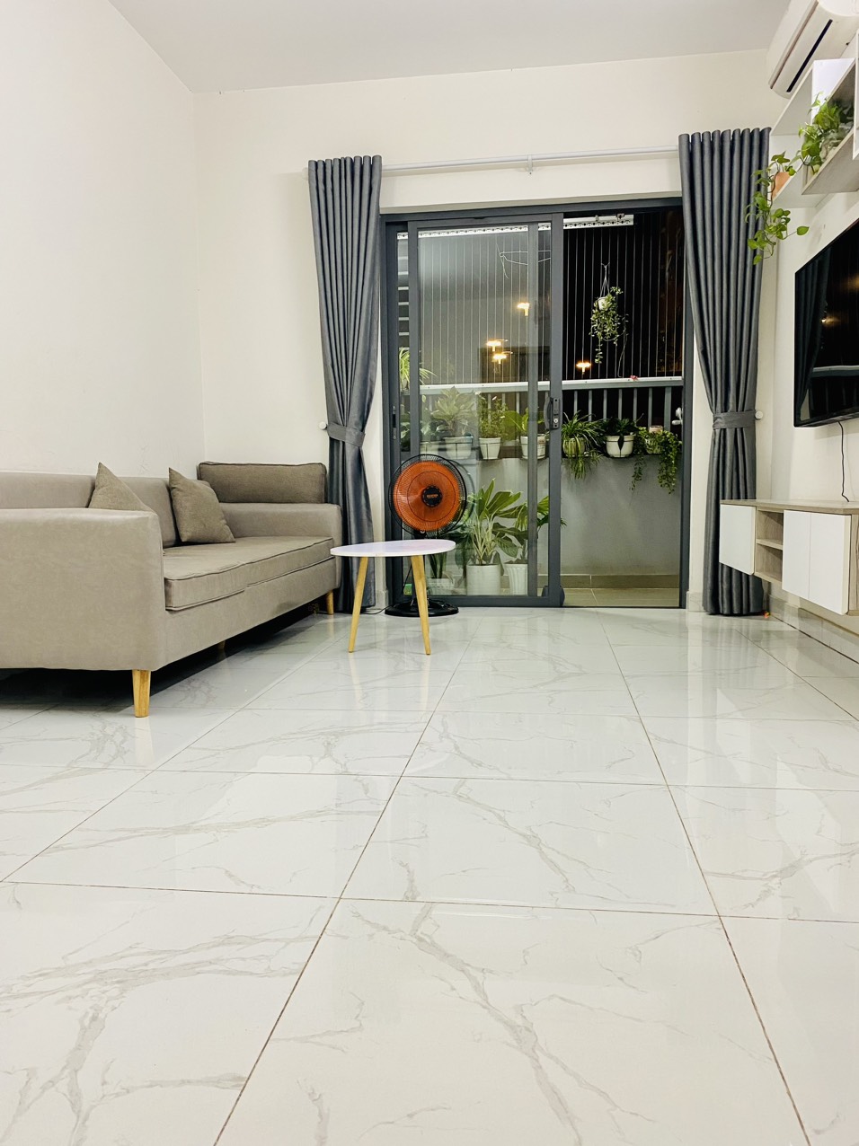 Cho thuê căn hộ 70m2 full nội thất với 2 phòng ngủ tại Thủ Đức