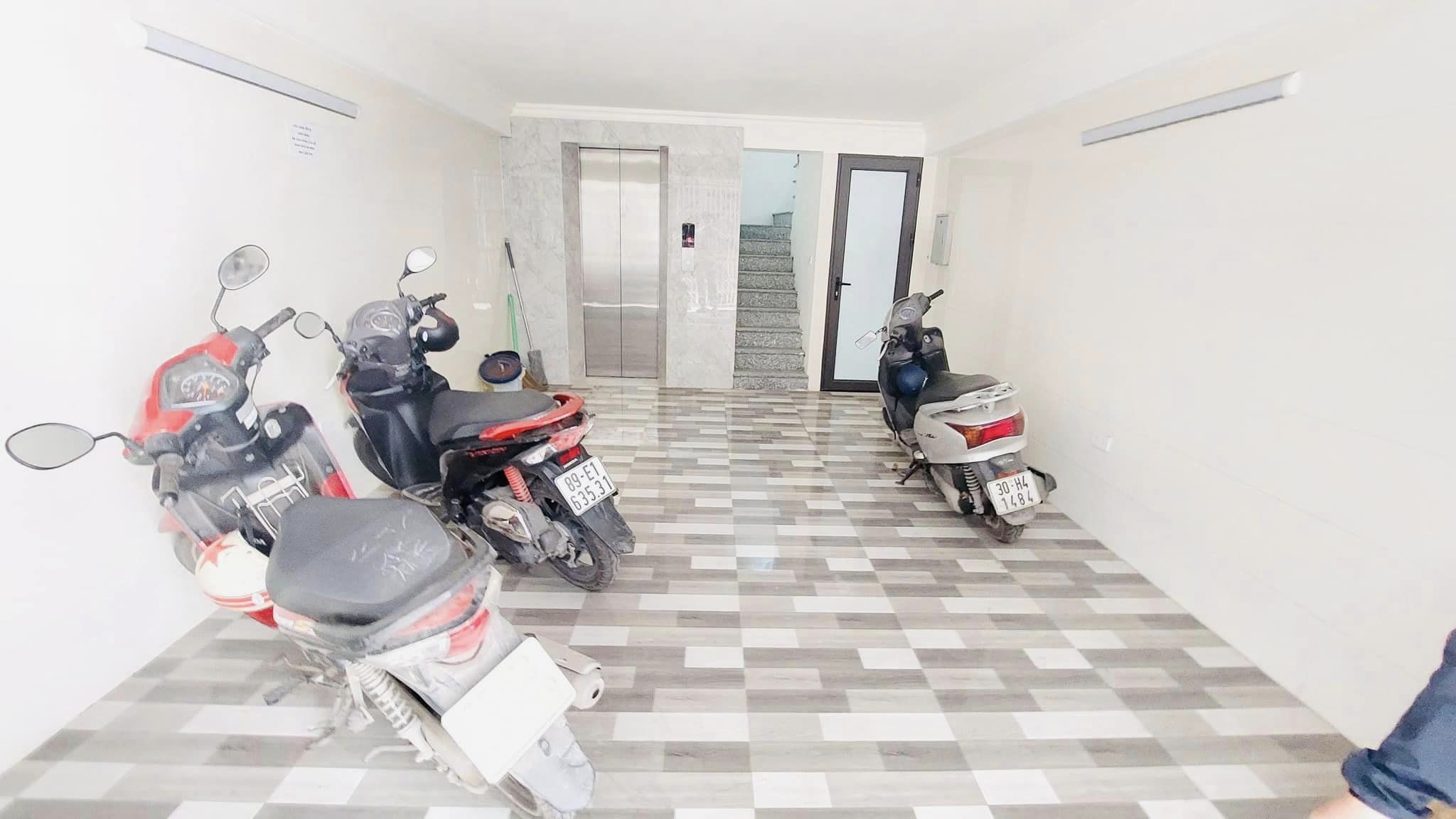 6 TẦNG THANG MÁY, Ở HOẶC CHO THUÊ ĐỀU ĐẸP