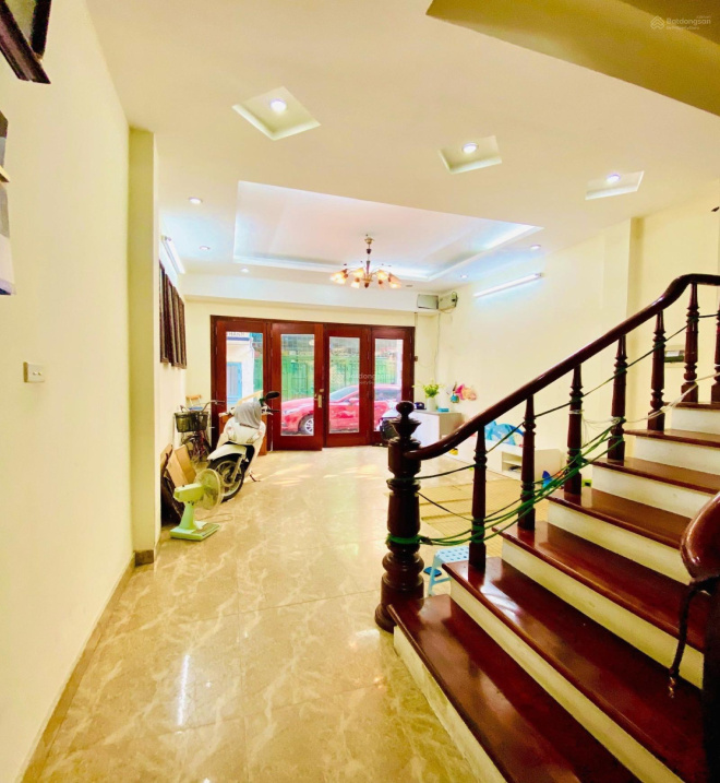 Bán nhà mặt ngõ Thổ Quan, Khâm Thiên ô tô vào nhà, Diện tích 52,8m2 x 5 tầng, giá chỉ 10,5 tỷ