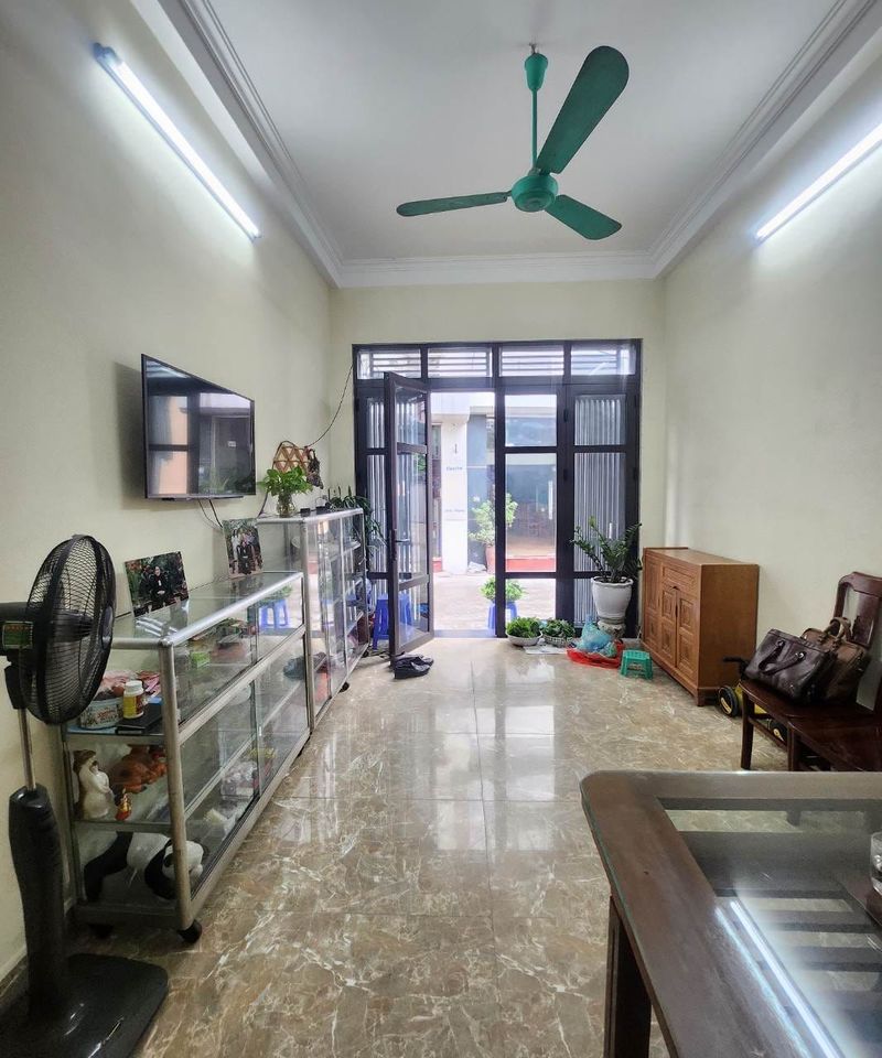 Chính chủ cần bán gấp nhà phố Cầu Diễn mặt ngõ thông, kinh doanh sầm uất, ô tô đỗ cửa, 34m 4.3 tỷ