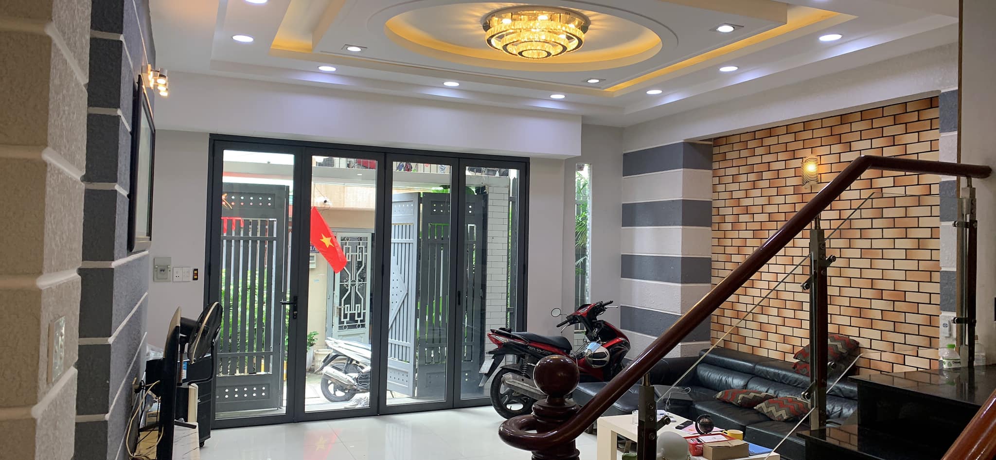 HXH - 4 TẦNG LUNG LINH - NGANG 5M - TẶNG NỘI THẤT - NHÀ VÀO LÀ MÊ.