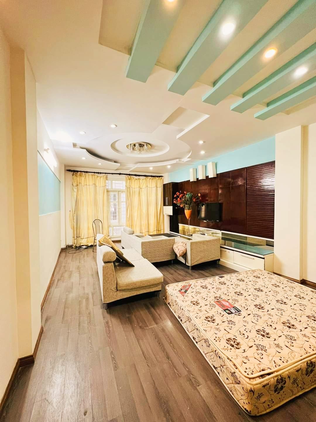 PHÂN LÔ DƯƠNG QUẢNG HÀM - CẦU GIẤY, NGÕ THÔNG, Ô TÔ VÀO NHÀ - KDVP - 65M2 X5T, MT 4.5M - 11.9 TỶ