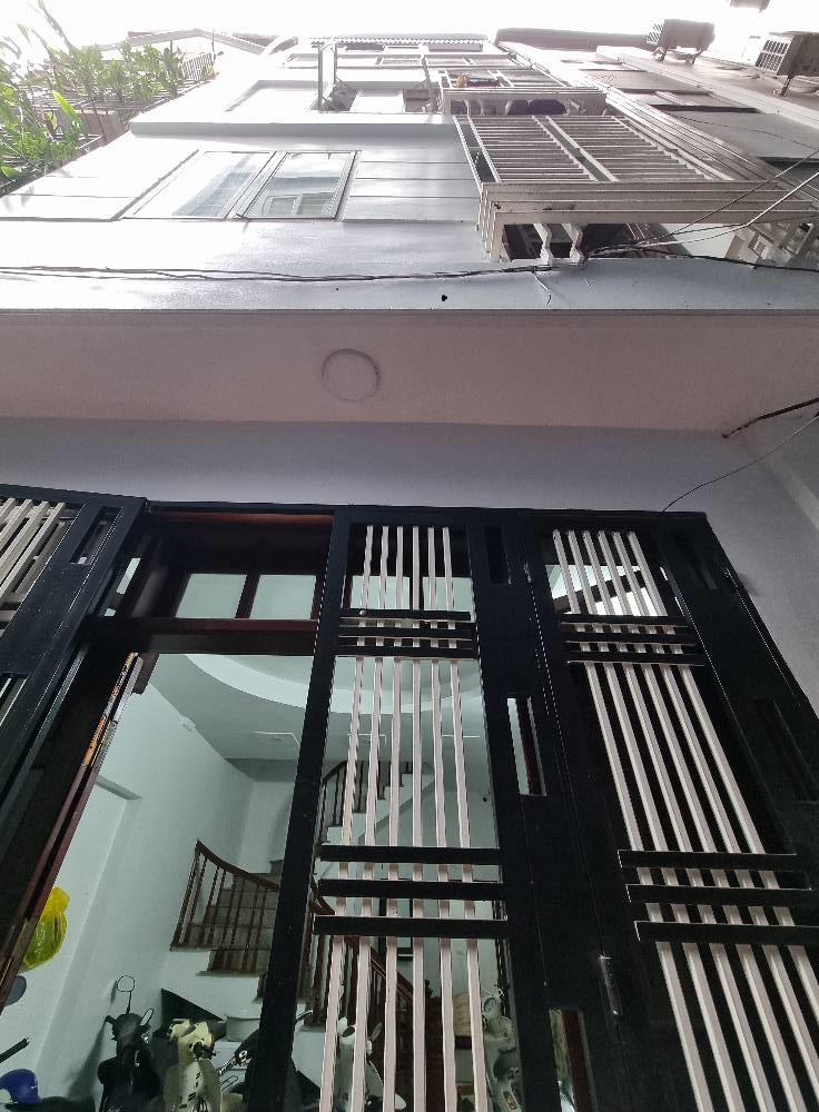 TÒA CCMN PHỐ TRẦN BÌNH, MẶT NGÕ Ô TÔ 9 PHÒNG 60TR/THÁNG 6.95 TỶ