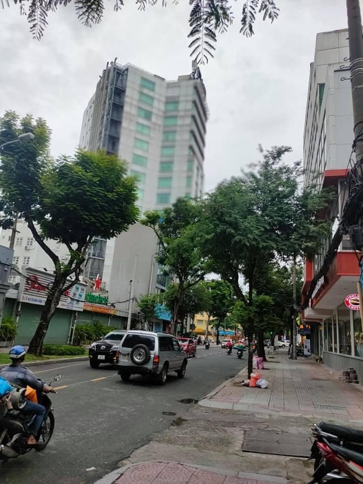 CƠ HỘI KHÔNG CÓ LẦN 2 TRONG ĐỜI, MUA LỜI LIỀN VÀI CHỤC TỶ,MĂT TIỀN QUẬN 1 LÔ GÓC, 135M2, 5 TẦNG NGUYỄN BỈNH KHIÊM QUẬN