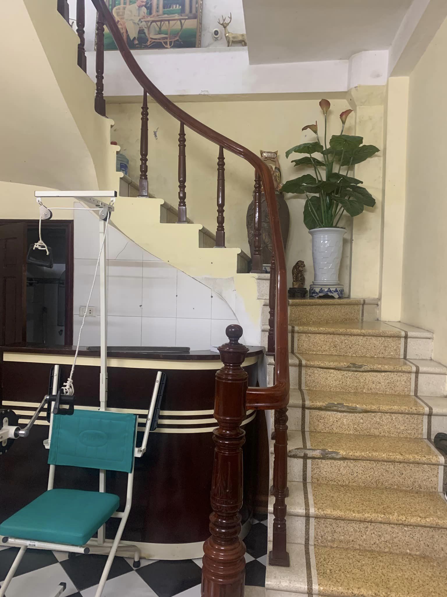 Bán căn nhà 38m2 phố Yên Phụ, Tây Hồ Dân xây 5 phòng 1 nhà ra phố 3.4 Tỷ