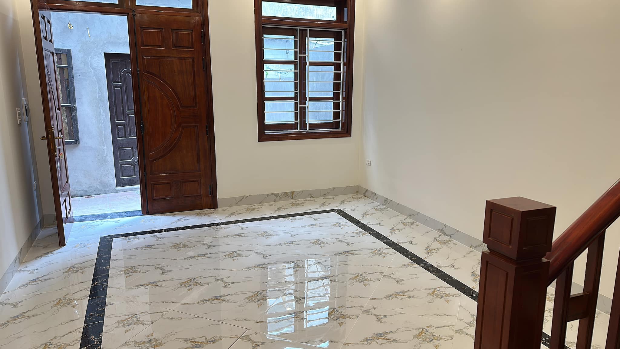 Bán nhà 49m2 phố Âu Cơ, Tây Hồ Chủ tự xây 5 phòng ngủ 10m 2 Ô tô tránh 4.9 Tỷ