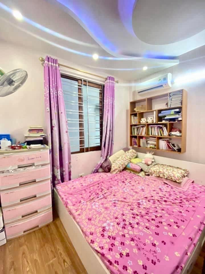 Bán ngôi nhà 53m2 phố Âu Cơ, Tây Hồ Dân xây 5 ngủ Ô tô tránh cách 10m 5.2 Tỷ