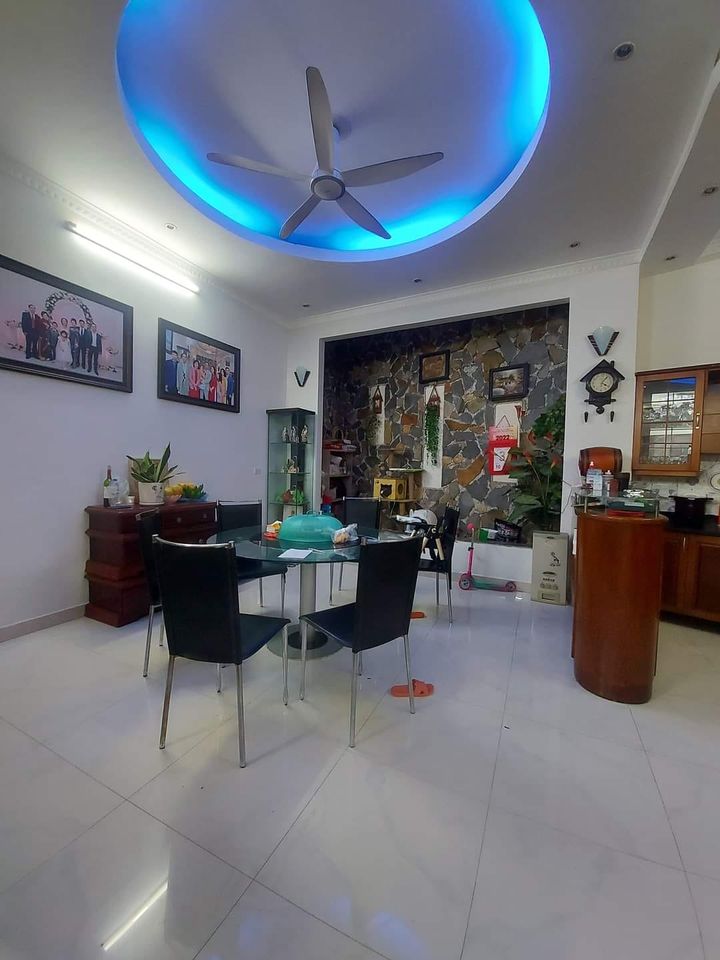 BÁN NHÀ 8.3tỷ 97m MẶT TIỀN 5m Ô TÔ ĐỖ CỬA,QUAN NHÂN,ĐỐNG ĐA,HÀ NỘI