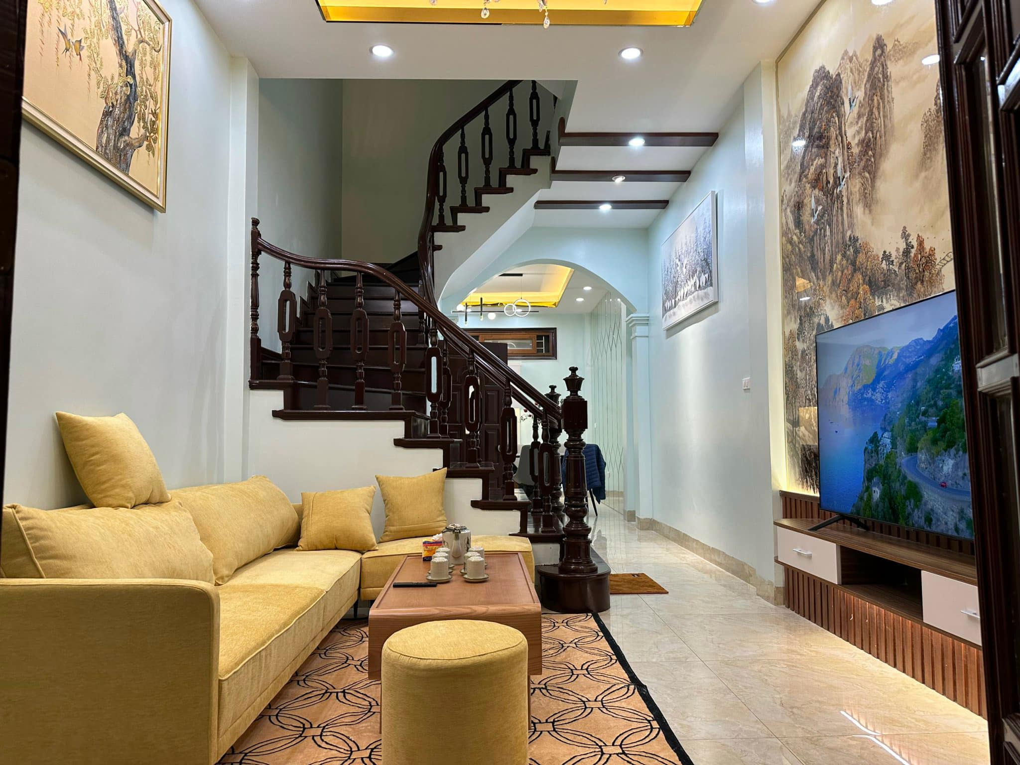 BÁN NHÀ ĐƯỜNG LÁNG ĐỐNG ĐA, NGÕ THÔNG CHÙA LÁNG, MẶT NGÕ KINH DOANH, NHÀ ĐẸP 5 TẦNG 8 TỶ.