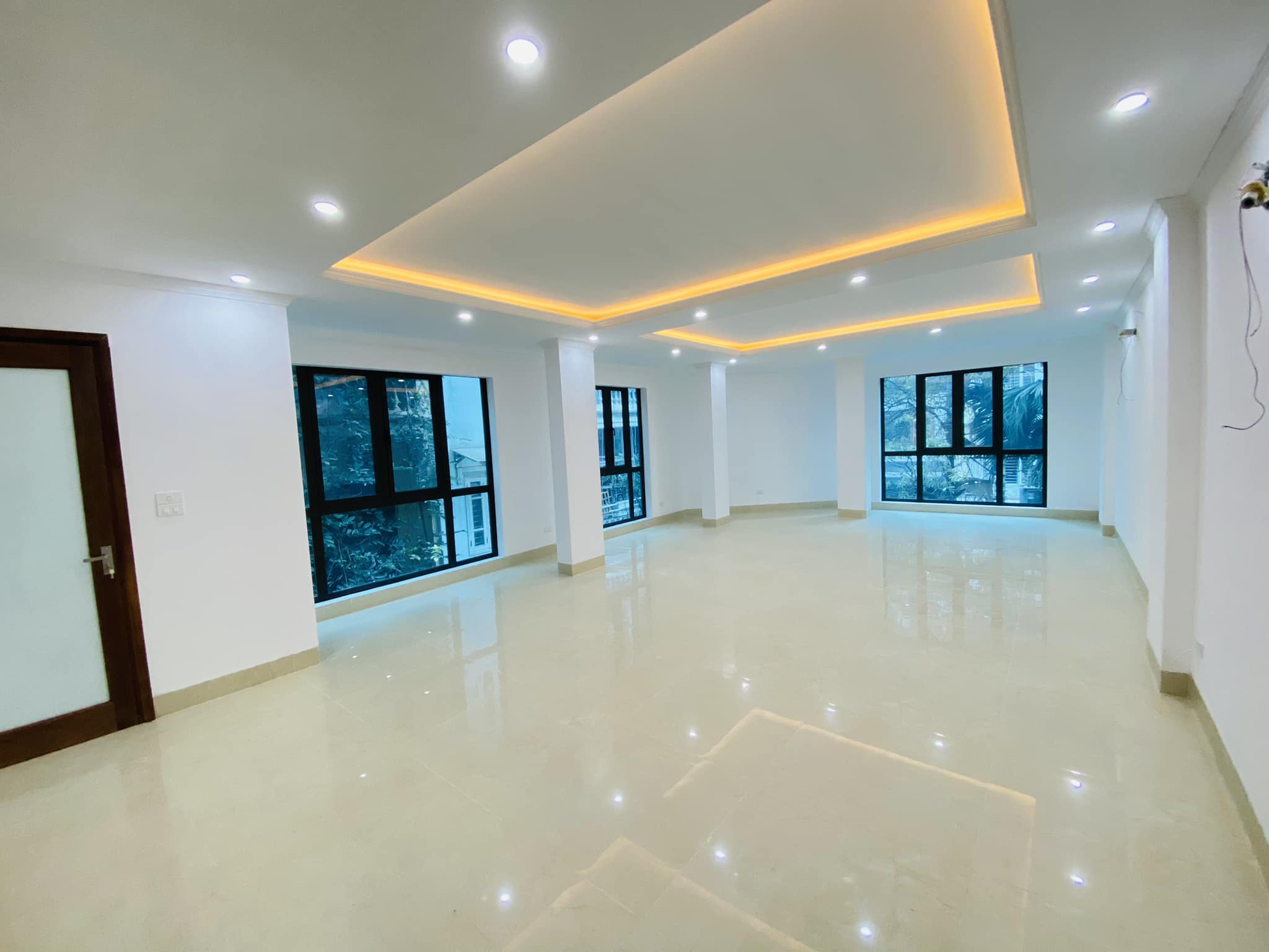 Bán Nhà 6 Tầng Lô Góc Khu Phân Lô Vip Phố Đào Tấn - 2 Mặt Ngõ Ô Tô Tránh - DT : 60m - MT : 14m - Gía Bán : 17 Tỷ.