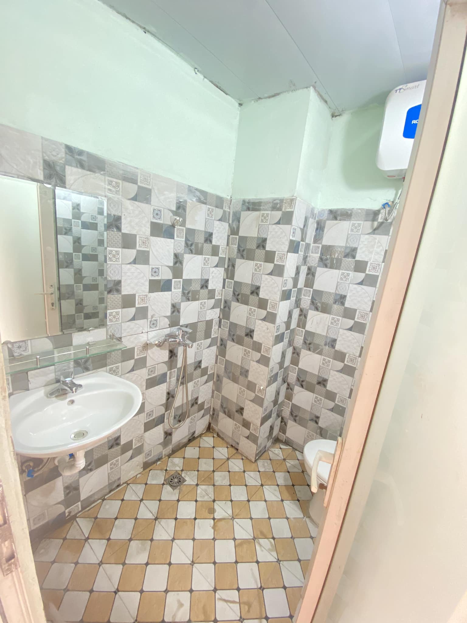 Nhà đẹp Cầu Giấy -5M RA Ô TÔ- 8 PHÒNG CHO THUÊ- DÒNG TIỀN ỔN ĐỊNH 40tr/tháng ~8%/năm