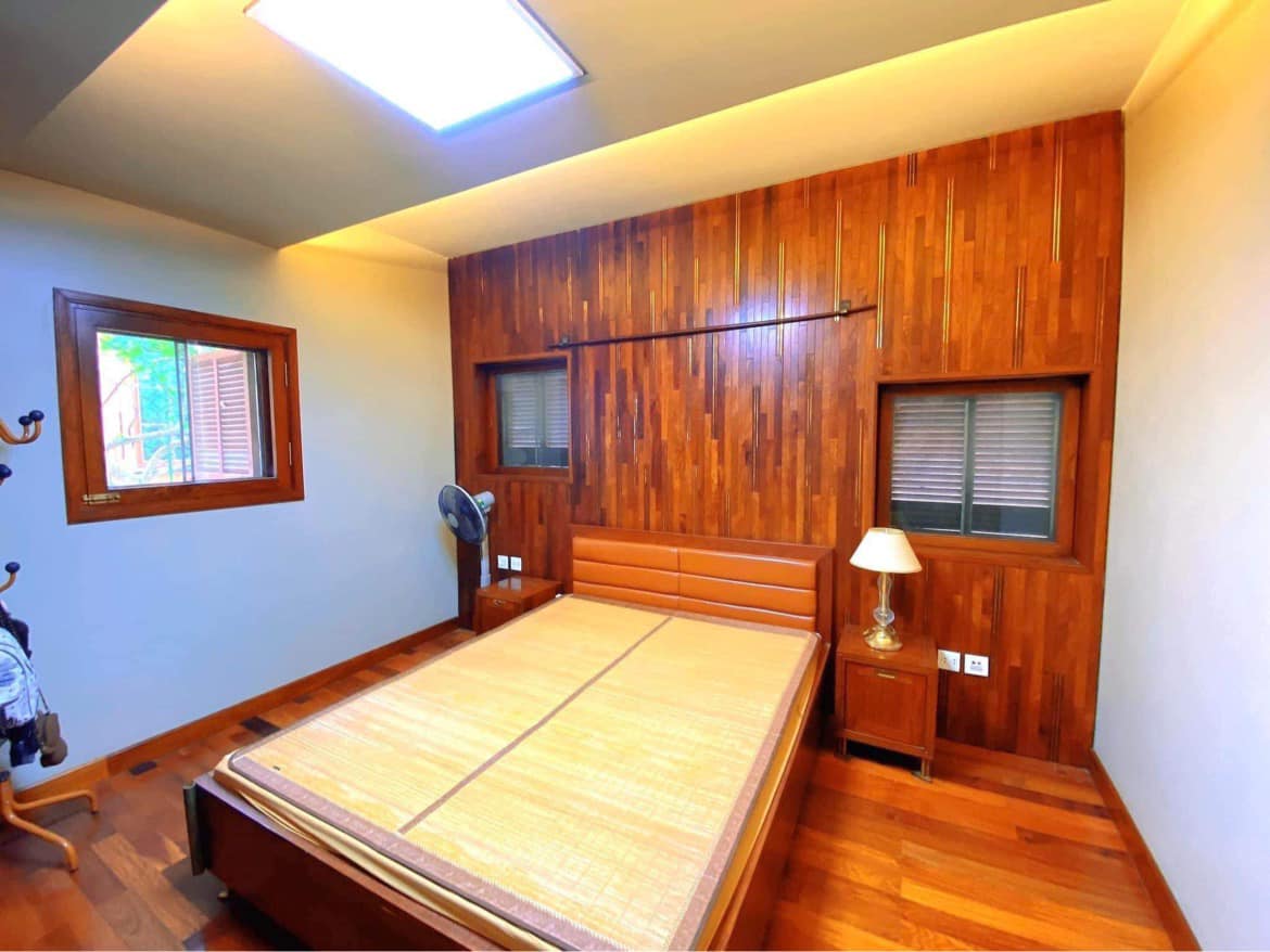 Bán nhà riêng đường Xuân Phương đẹp ở luôn 44m 5 tầng chỉ 3.2 tỷ.