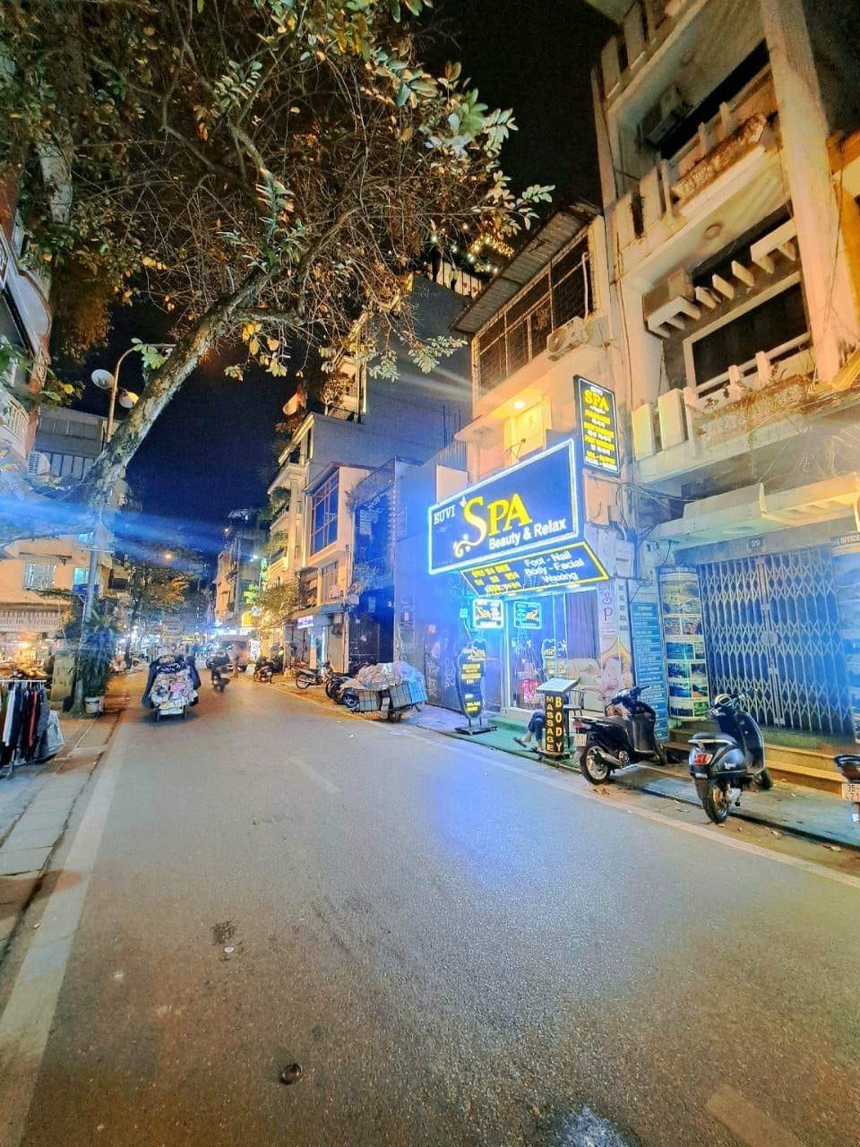 HÁCH SẠN MẶT PHỐ CỔ DOANH THU KHỦNG - VỈA HÈ RỘNG - KINH DOANH ĐỈNH - VÀI BƯỚC RA HỒ HOÀN KIẾM.