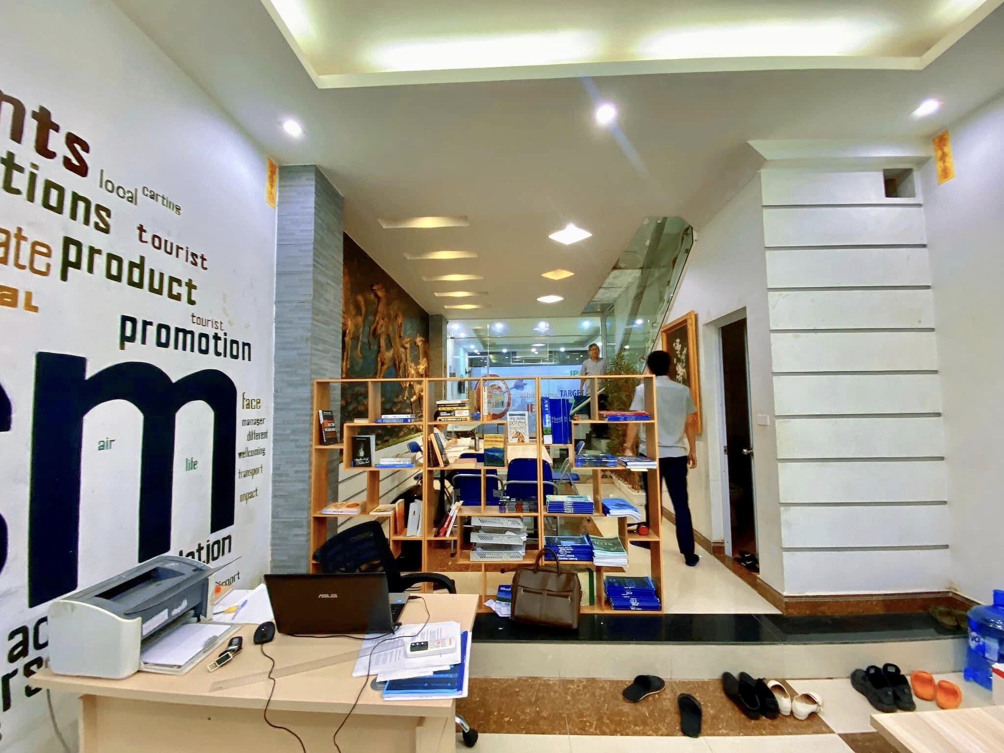 Bán nhà phân lô oto. Phố Nguyễn Thị Định 70m2, 5 tầng, mt 5m, vỉa hè, kinh doanh, giá 21.8 tỷ