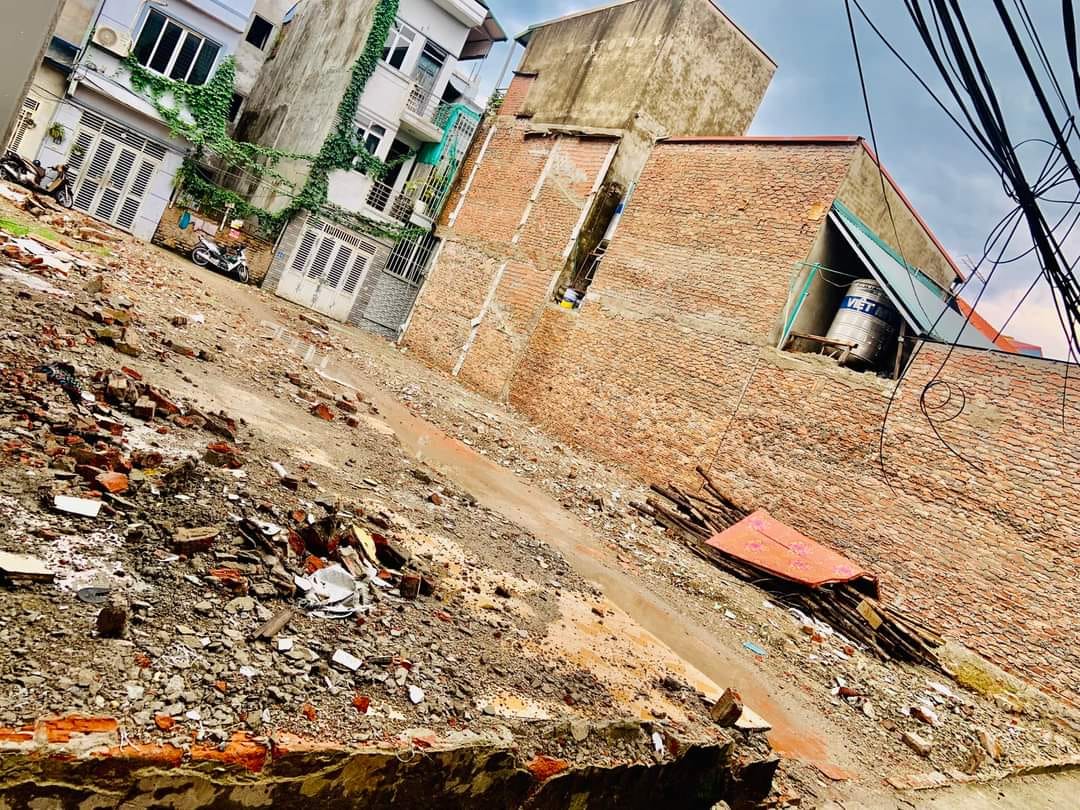 Bán Gấp Đất Cầu giấy yên Hòa 75M2 Mặt Tiền 5.7M-Ngõ Ba Gác rất gần phố 7.1 Tỷ