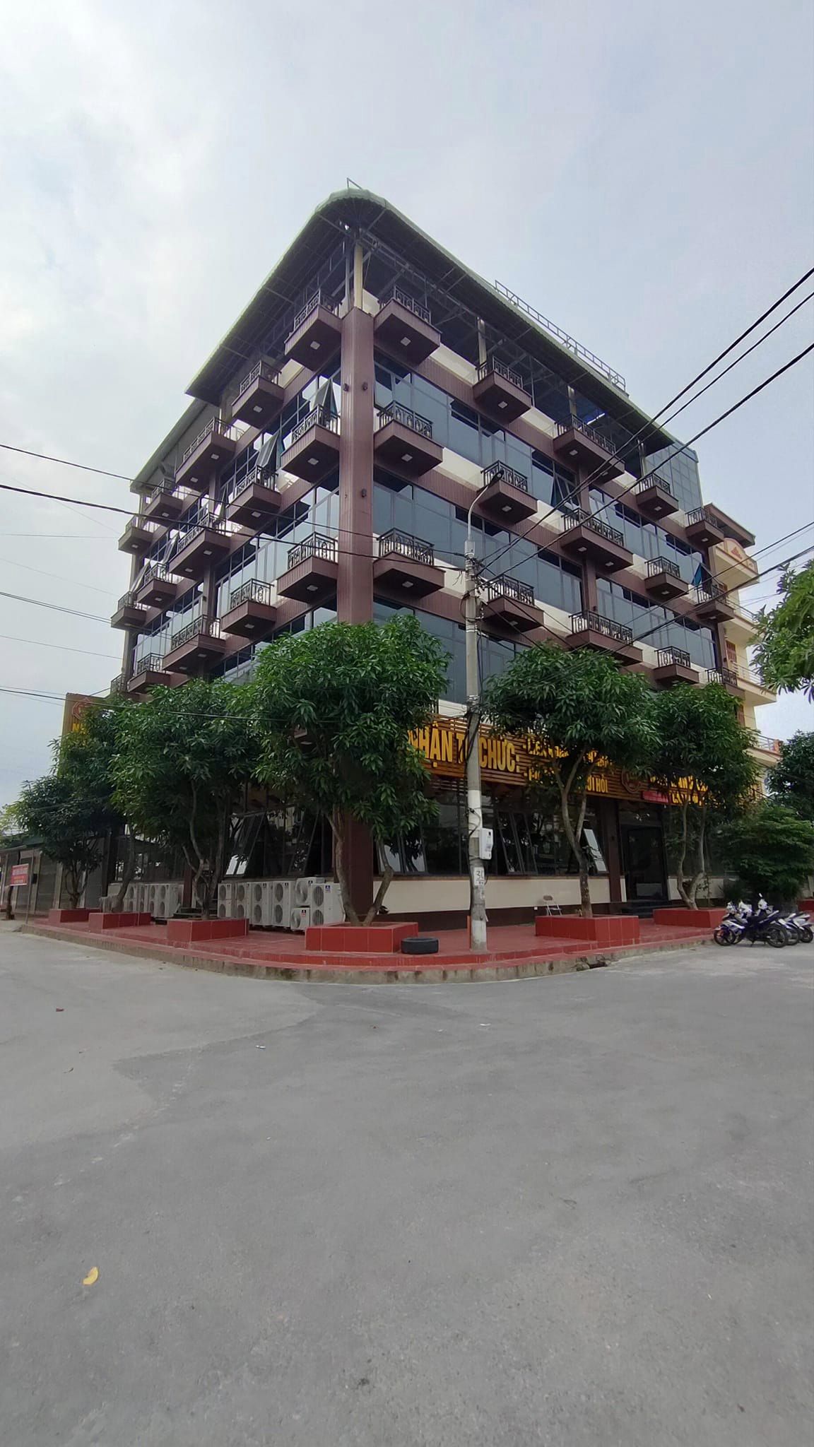 50tr/m2 SIÊU PHẨM CỰC HIẾM - ĐẸP - DOANH THU KHỦNG - LÔ GÓC - VIEW ĐẲNG CẤP KĐT Bắc Hà - Lệ Chi - Gia Lâm