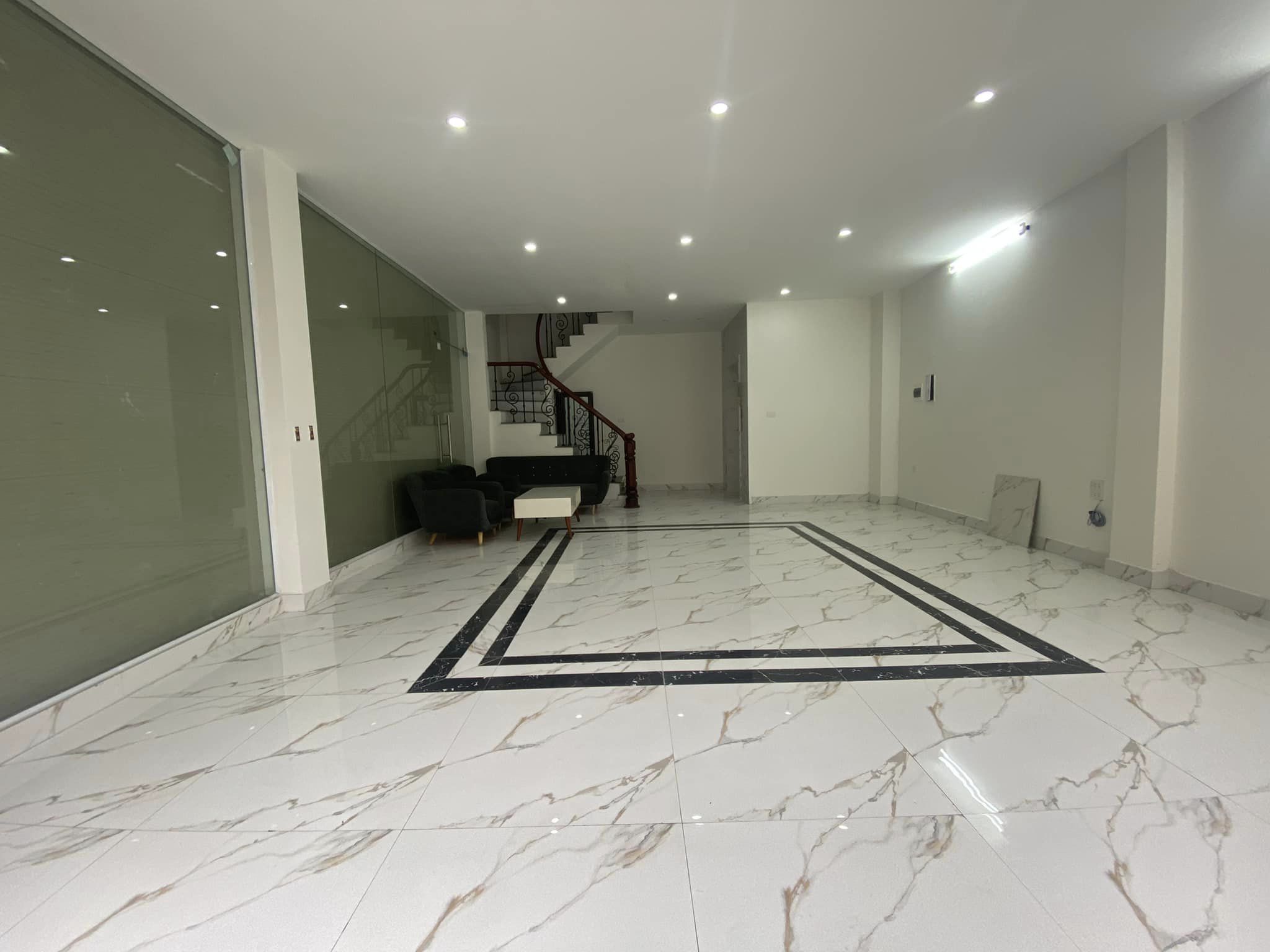 BÁN NHÀ TRƯƠNG ĐỊNH HOÀNG MAI, MẶT PHỐ KINH DOANH, LÔ GÓC HAI MẶT ĐƯỜNG, NHÀ MỚI 5 TẦNG THANG MÁY.