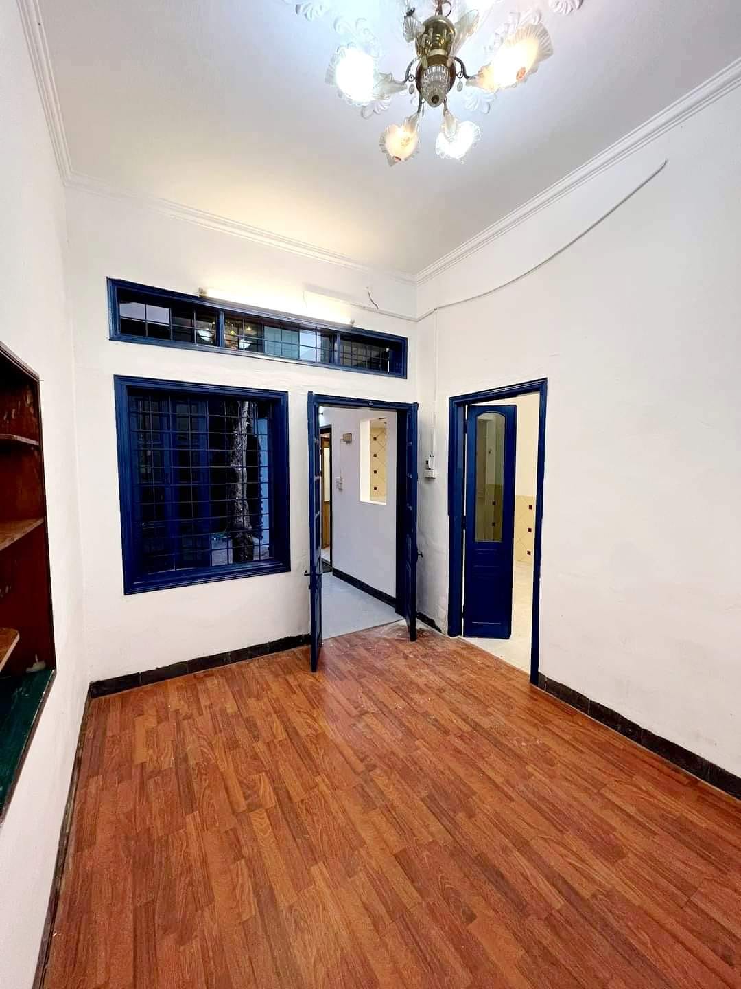 Biệt thự sân vườn ngõ 290 Kim Mã, homestay, dòng tiền, giá tốt.