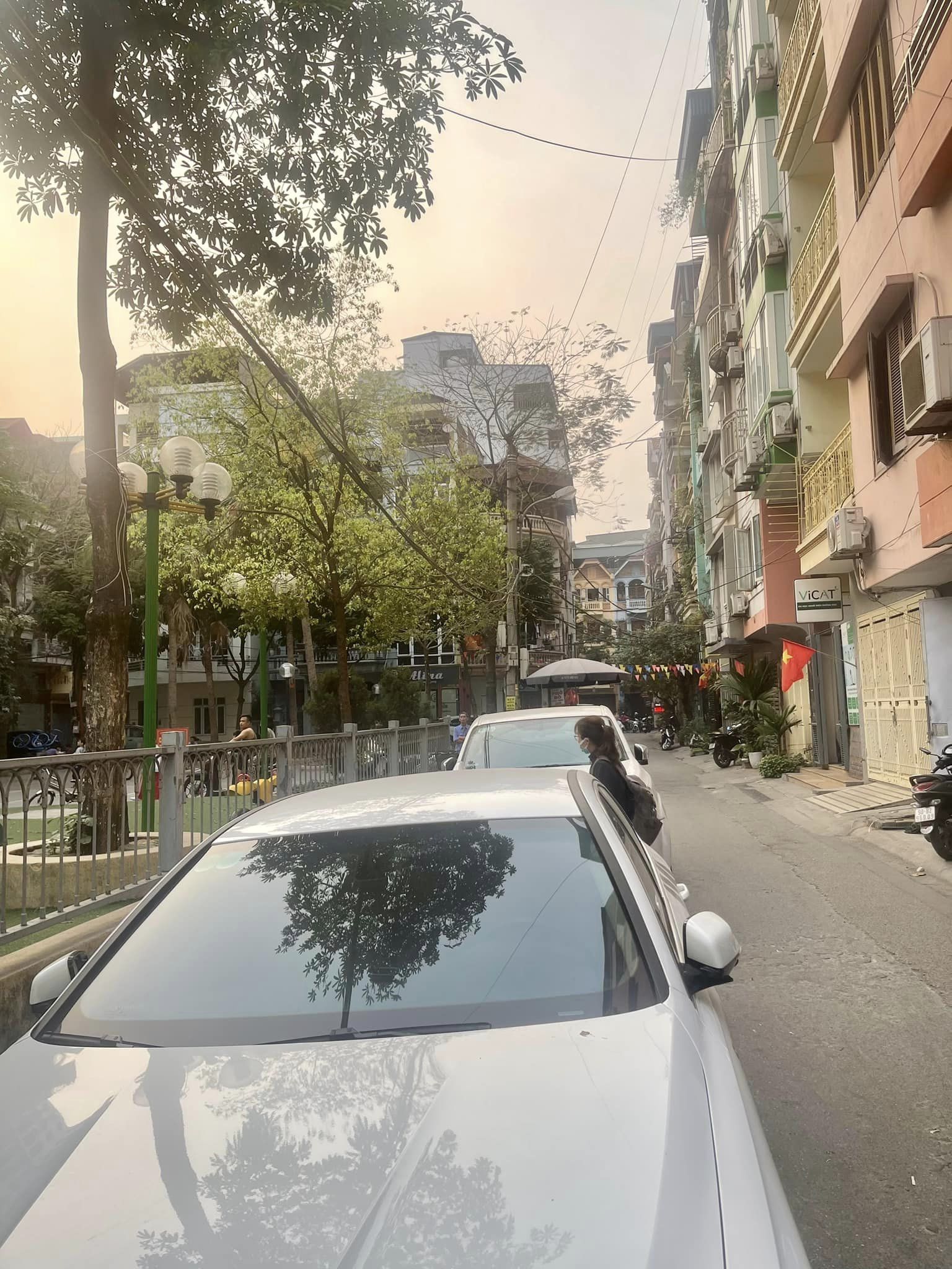 Phố Vip Hoàng Ngân_Khu Vực Đẳng Cấp Trung Hòa_Phân Lô Vỉa Hè_An Sinh ĐỈnh_Giá Ngon Để Chốt