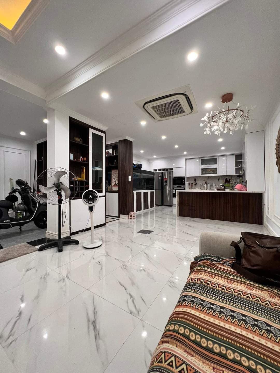 102m Mặt Tiền 7.5m Phố Giang Văn Minh Ba Đình. Chủ Tự Xây Cực Đẹp.Chủ Cần Bán Nhanh