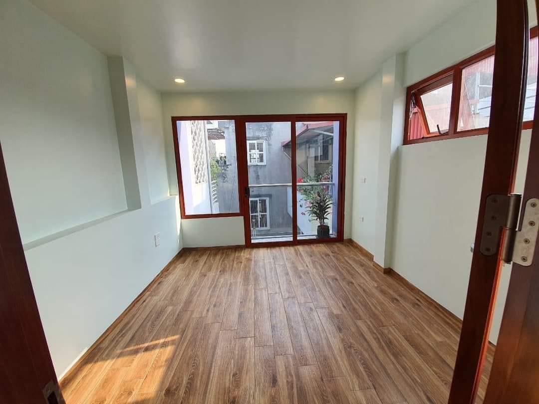 Bán ngôi nhà 65m2 phố Âu Cơ, Tây Hồ Dân xây 6 ngủ 10m Ô tô tránh 7 Tỷ