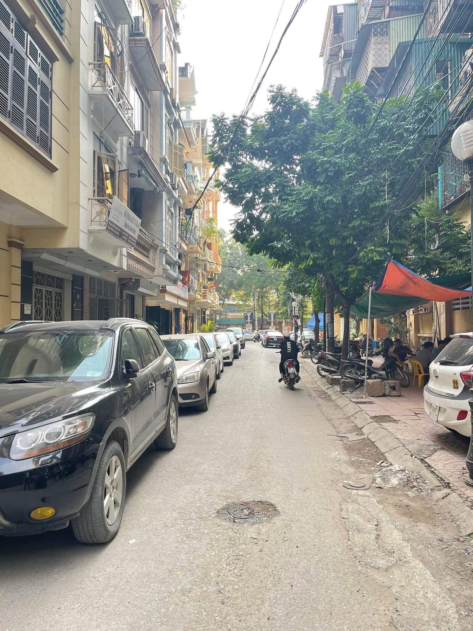 BÁN NHÀ NGUYỄN KHÁNH TOÀN CẦU GIẤY 52M2 X 7 TẦNG THANG MÁY - MT 4.8M - PHỐ VIP - TRƯỚC NHÀ Ô TÔ TRÁNH - NGÕ THÔNG - KDVP - 10.5 TỶ