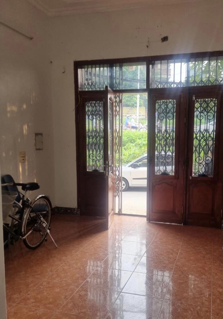 Bán nhà Tây Hồ, 2 mặt thoáng, ô tô cửa, 45m2 x 5T, giá 12.5 tỷ.