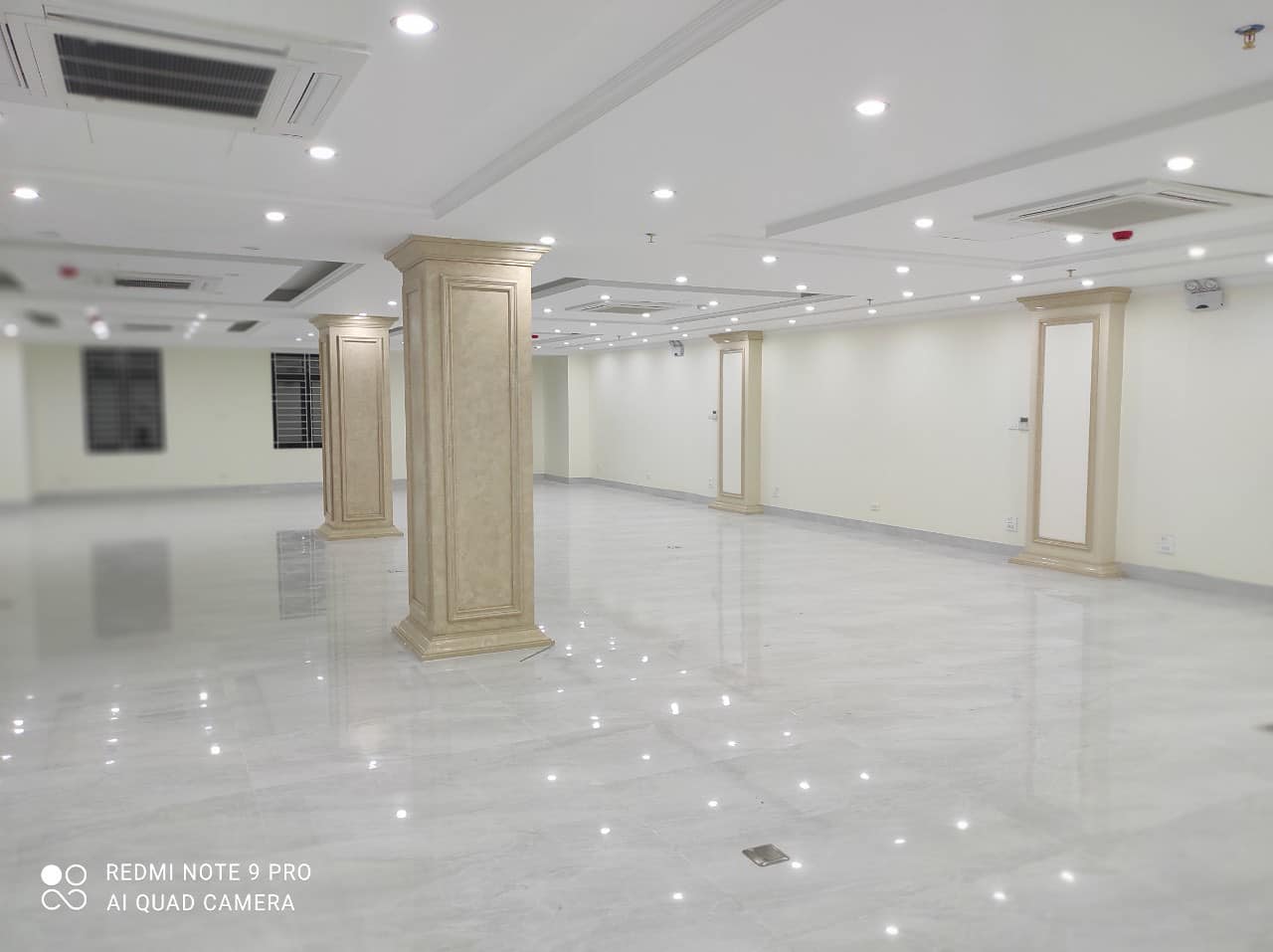 Sổ Bank Cần Bán Tòa Văn Phòng Mặt Phố Trung Phụng ( XÃ ĐÀN ) 265M2 9 Tầng MT 10M