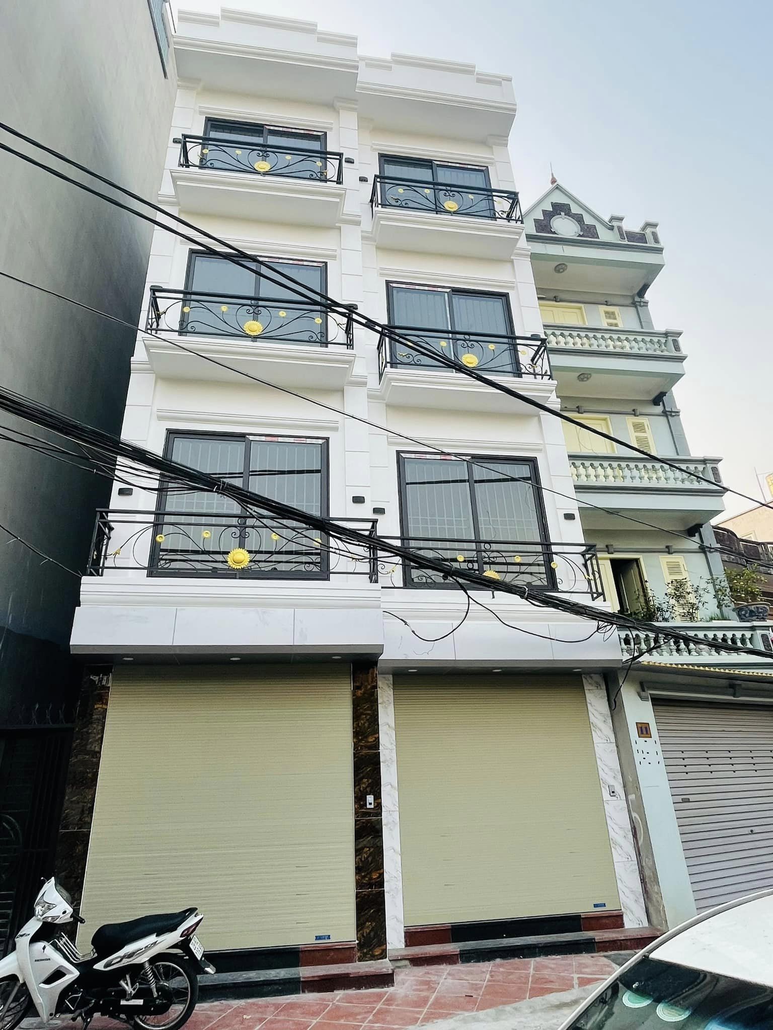 Cần bán nhà Phố Nam Dư, Lĩnh Nam. Mặt ngõ kinh doanh, ô tô đỗ cửa. Mới xây. Giá chỉ 5.1 tỷ