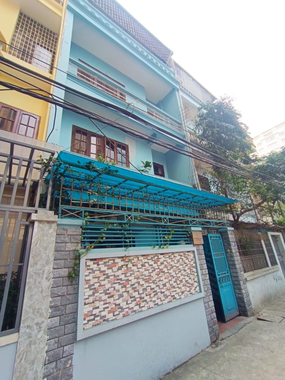 Bán nhà phố Trần Quốc Hoàn, Q. Cầu Giấy, kinh doanh, ô tô, 69m2, 11 tỷ.