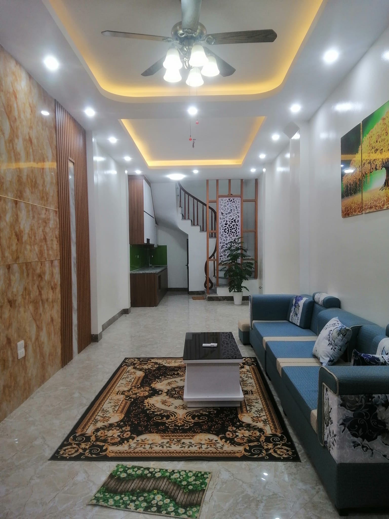 Bán nhà Phố Nam Dư, Lĩnh Nam. Mới xây xong, ô tô đỗ cửa, mặt ngõ kinh doanh.Giá chỉ 5.4 tỷ