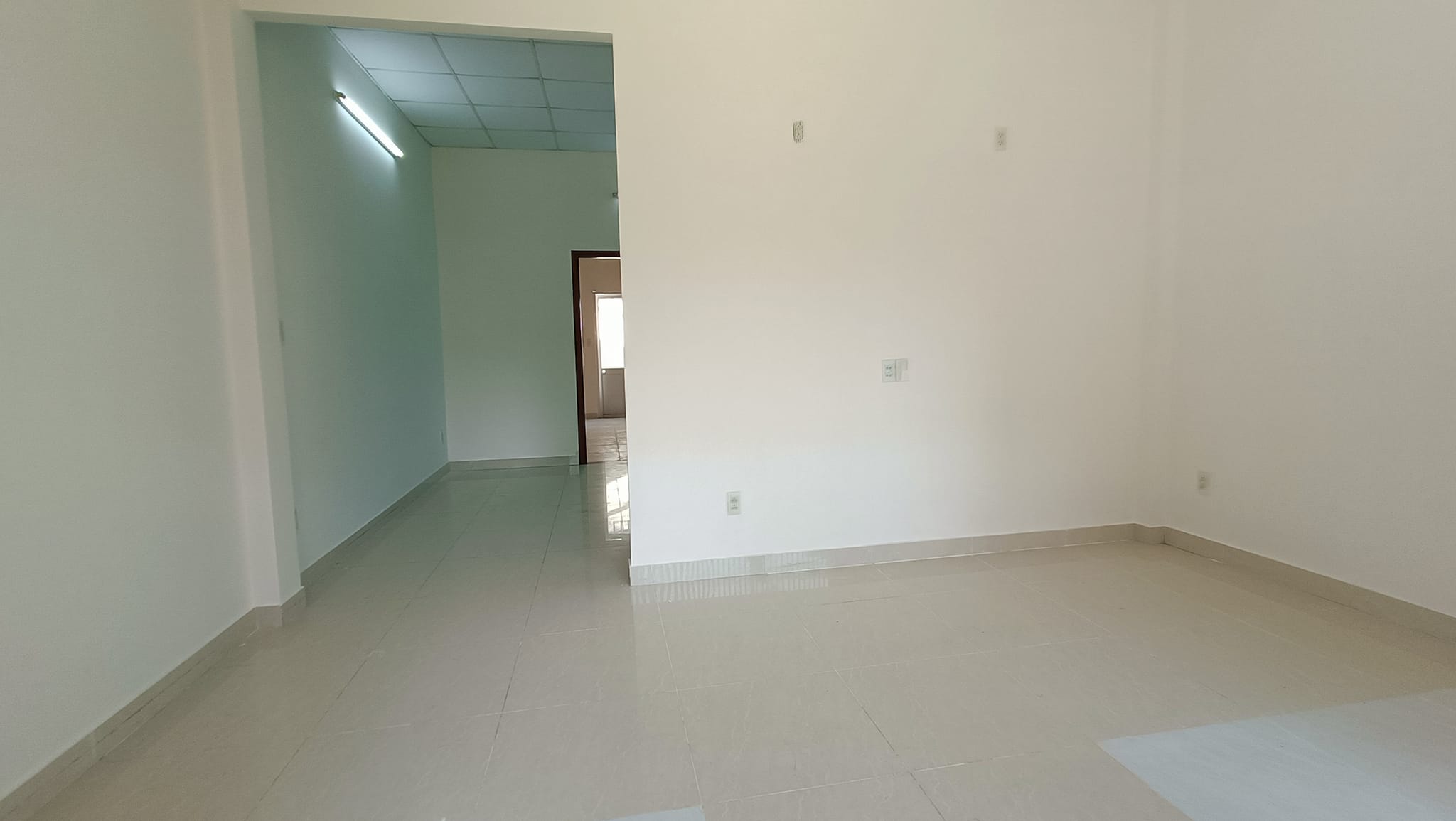 Chủ ngộp bán nhà liên khu 4-5,hẻm 5m, 52m2 chỉ 2,29 tỷ, sổ sẵn