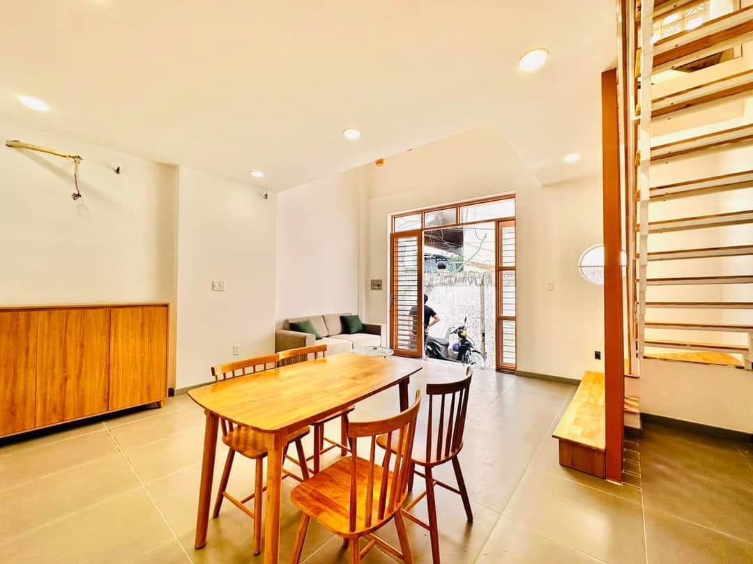 NHÀ MỚI ĐẸP FULL NỘI THẤT - HXH ĐỖ NGAY CỬA - SỔ VUÔNG VỨC.