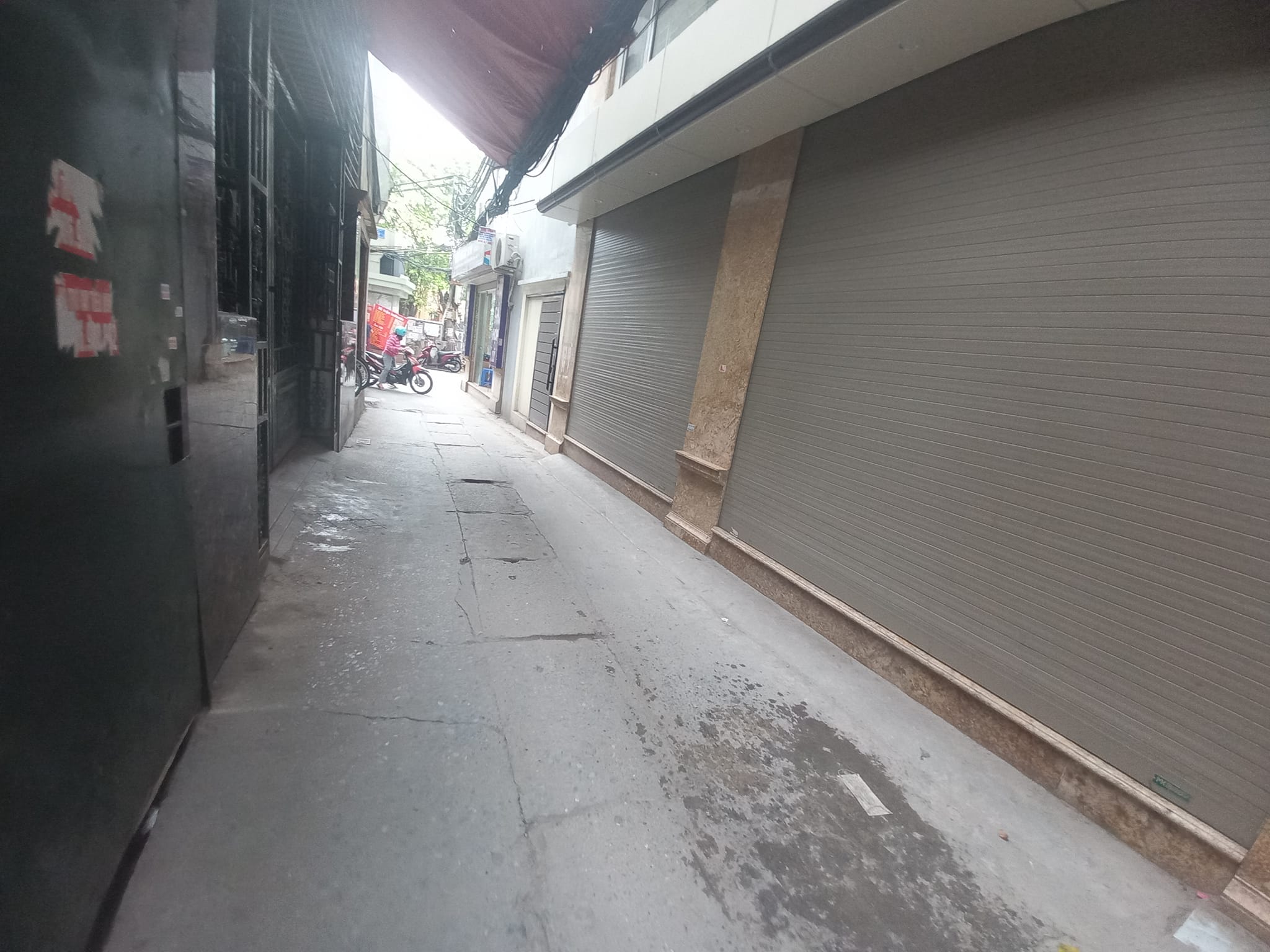 Bán Nhà nhà đẹp ở ngay phố Hạ Yên Quyết 35m2 x 5t, gần ô tô, ngõ thông 4.95 tỷ.