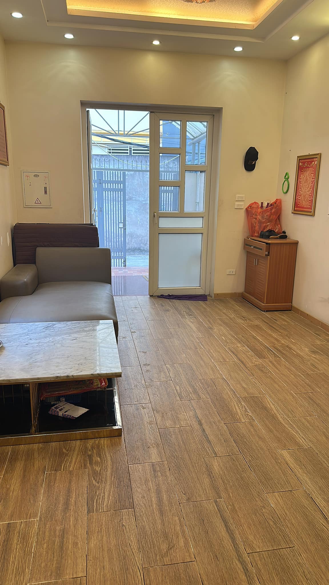 Bán ngôi nhà 84m2 phố Âu Cơ, Tây Hồ Chủ tự xây 6 ngủ Ngõ 2 Ô tô tránh 10m 6.9 Tỷ