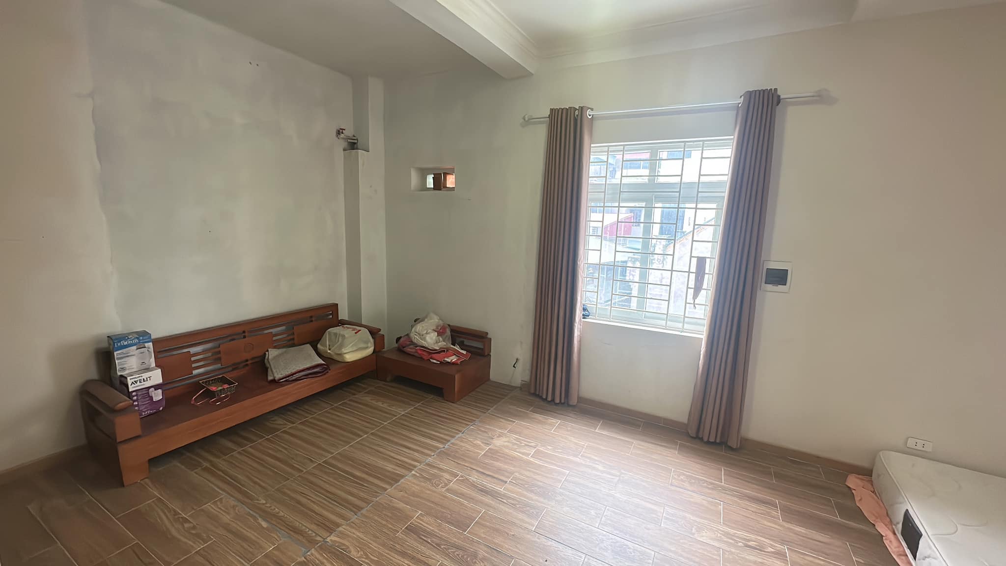 Bán nhà 85m2 phố Âu Cơ, Tây Hồ Chủ tự xây 6 ngủ Ngõ Ô tô tránh 10m 6.8 Tỷ