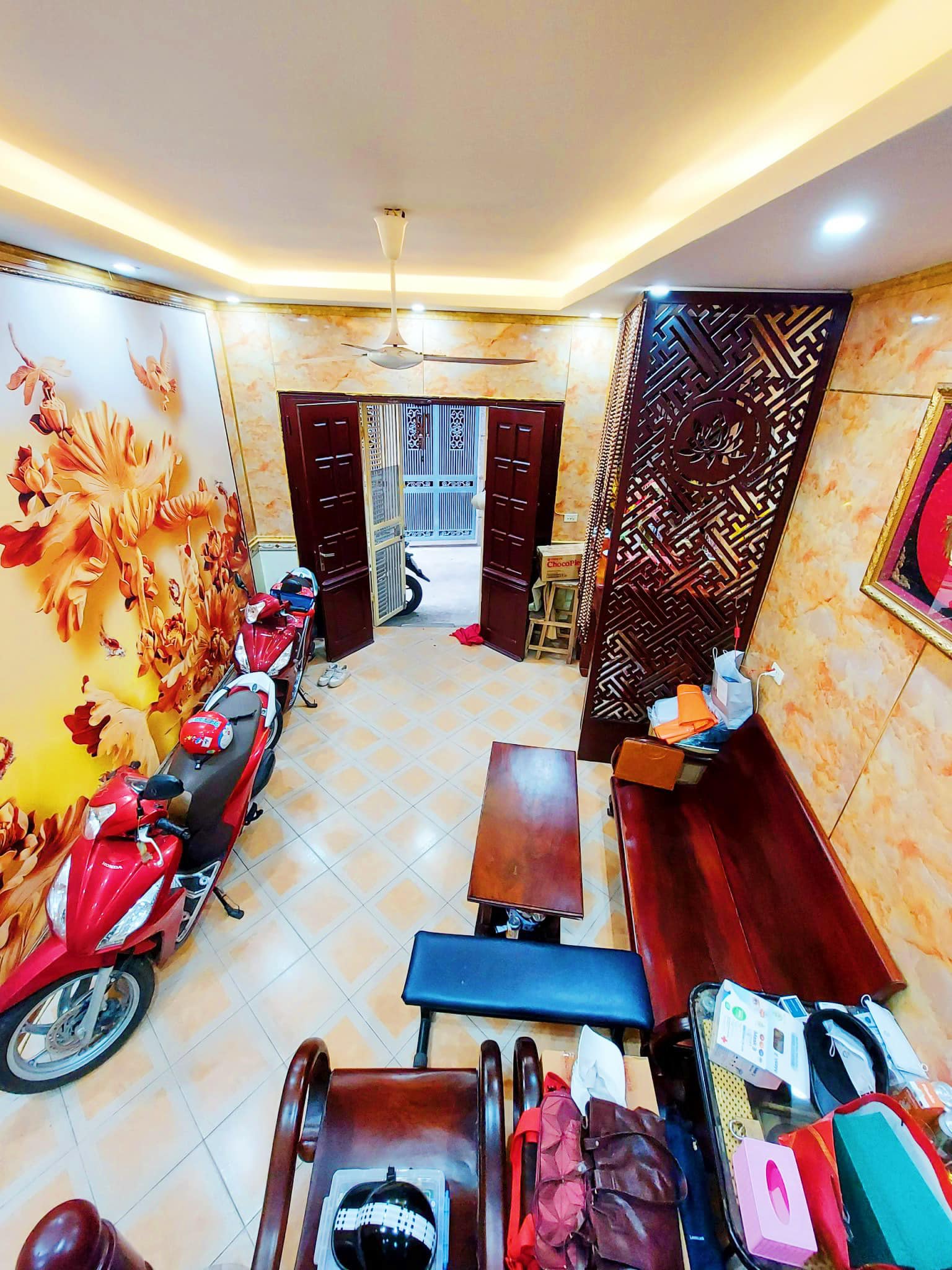 BÁN GẤP HAI BÀ TRƯNG, Ô TÔ TRÁNH, KINH DOANH ĐỈNH 38M, NHỈNH 6 TỶ