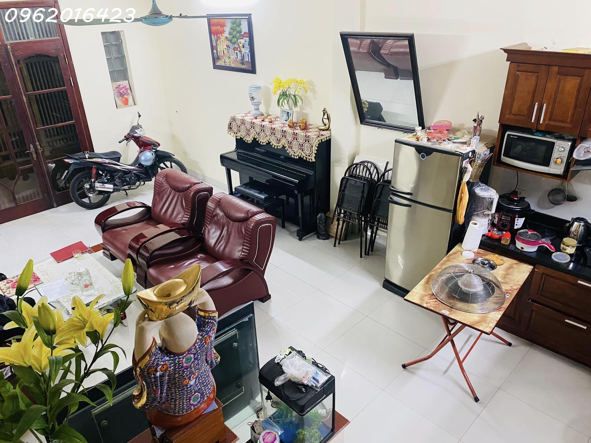 Bán Nhà Hoa Bằng Cầu Giấy, 10.3tỷ 80m Mt 5m, Oto Lô Góc Sân Vườn Ngõ Thông Rộng