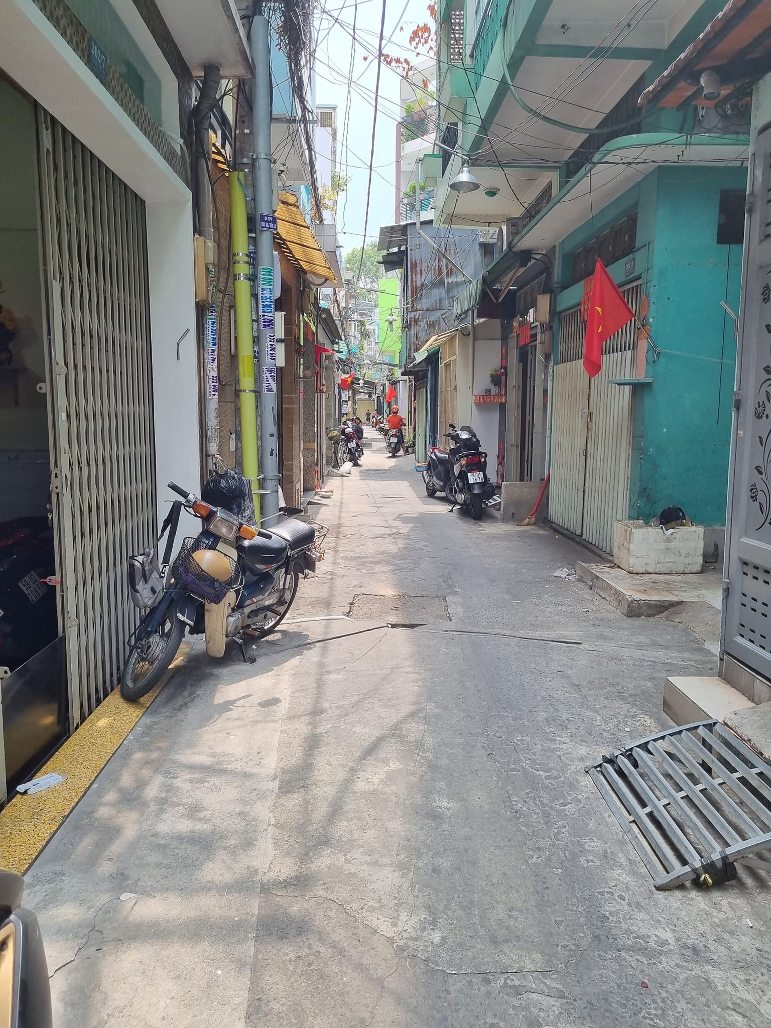 Chủ cần bán gấp trong T4, Hẻm 3m sát MT, nhà đẹp 4 tầng nhỉnh 4tỷ Q10.