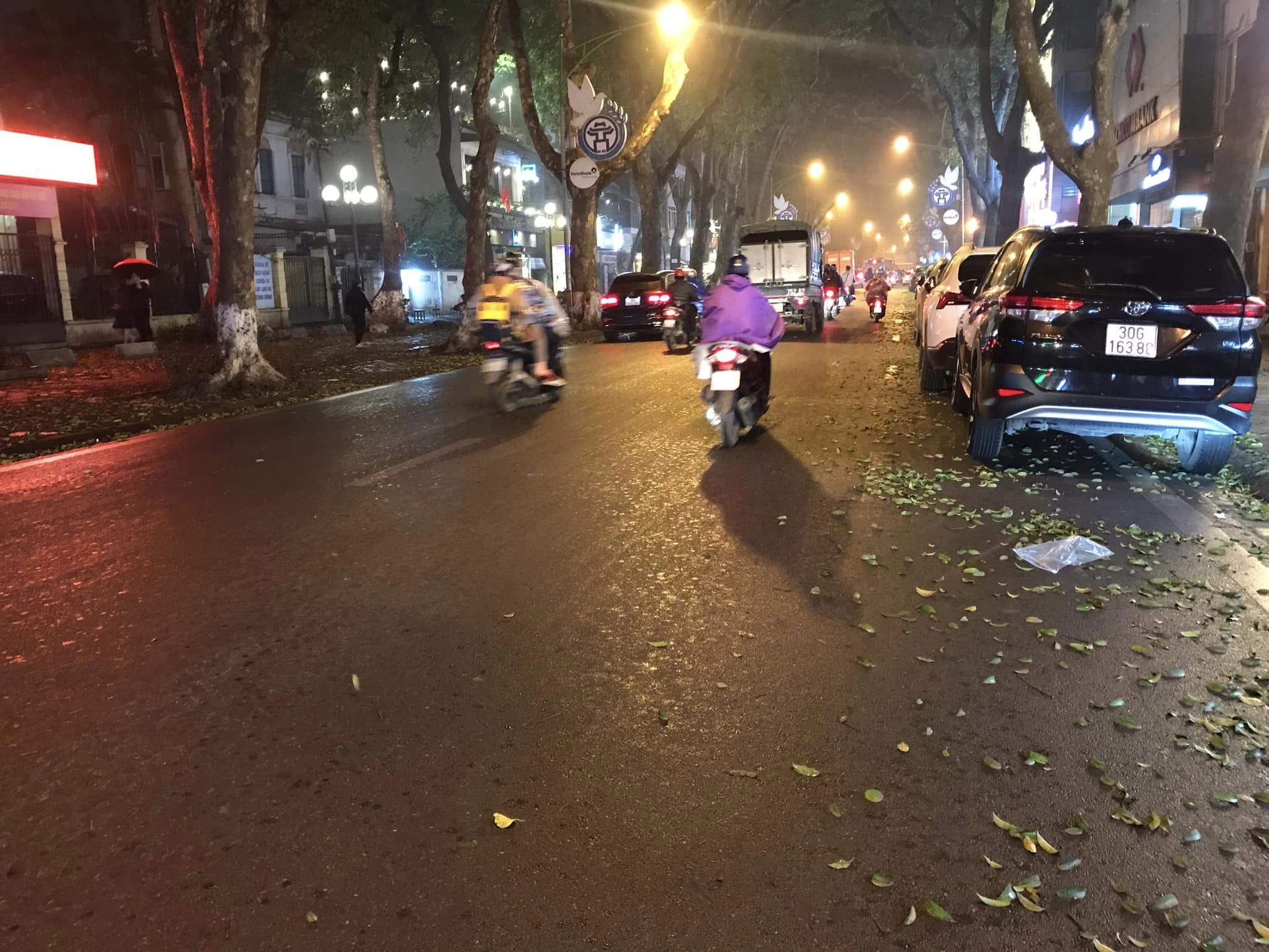 CỰC HIẾM - MẶT PHỐ - 10 TẦNG THANG MÁY - VỈA HÈ RỘNG - Ở - KINH DOANH ĐỀU VIP.