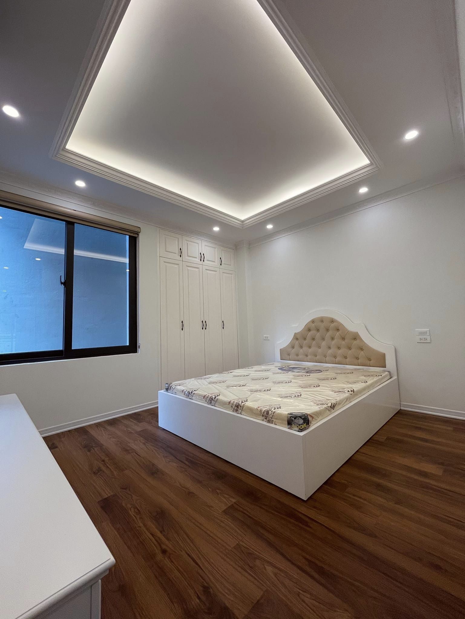 Giảm chào 2 TỶ nhà Dương Quảng Hàm, 62M*7T Thang Máy, dòng tiền ~ 60tr/tháng, giá 13.8 TỶ