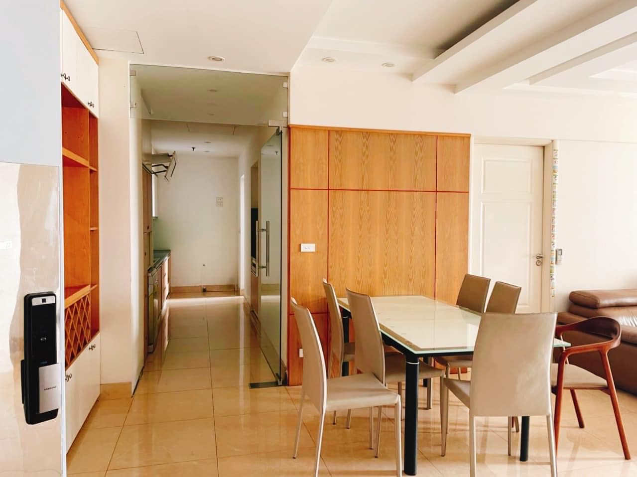 Bán gấp căn hộ cao cấp Golden Palace Mễ Trì, 128m2, 4.5 tỷ, chìa khóa trao tay