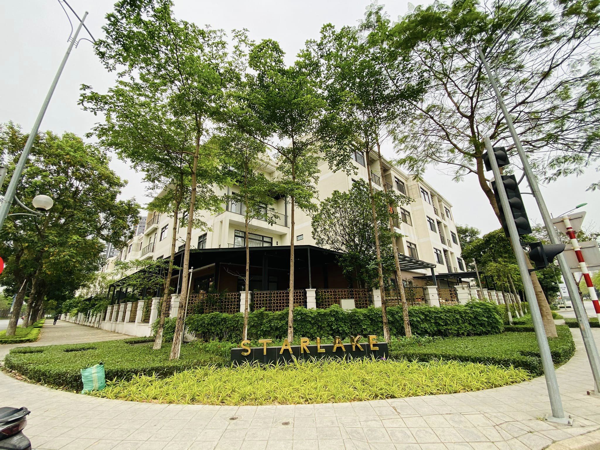 BÁN BIỆT THỰ KĐT STARLAKE TÂY HỒ TÂY. DT 154M. MT 7M. GIÁ 58,5 TỶ